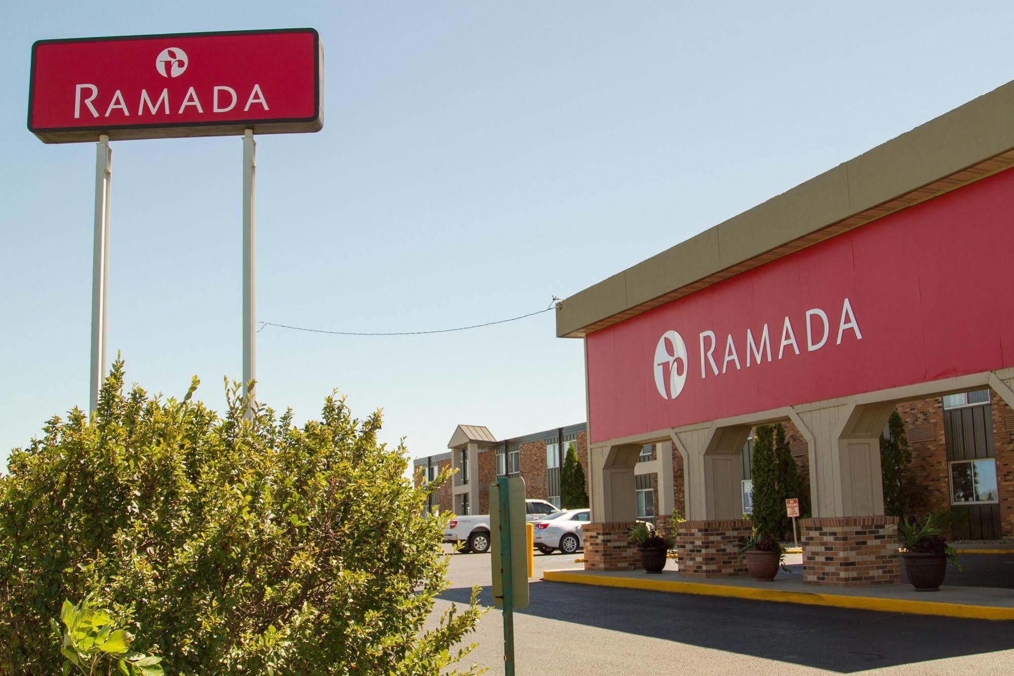 Ramada By Wyndham Bismarck Hotel Exterior photo